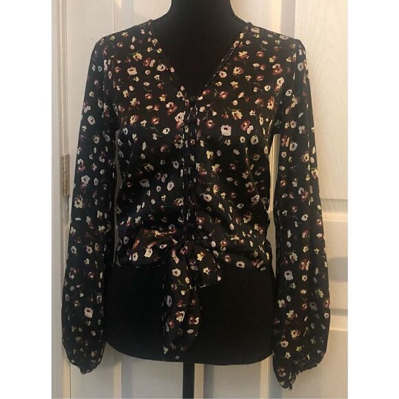 Abercrombie and Fitch    - Picture 1 of 4